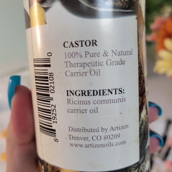 Amazing Proprietary Formula of PURE Castor oil & vit E. GROWS long lashes. - Picture 11 of 16